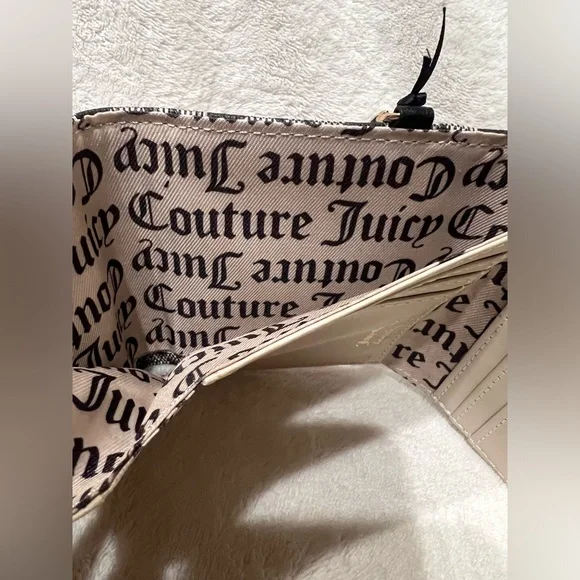 Juicy Couture strawberry wallet beige and black - Picture 6 of 10